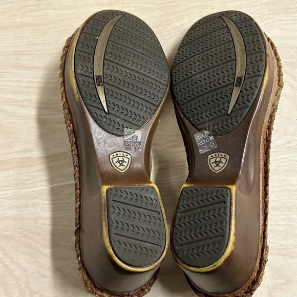 ARIAT SHALIMAR Womens US 10 B Brown Leather T-Strap Wedge Heel Buckle Sandals