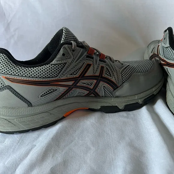 Asics GEL-Venture 8 Trail Running Sneakers SIZE 10