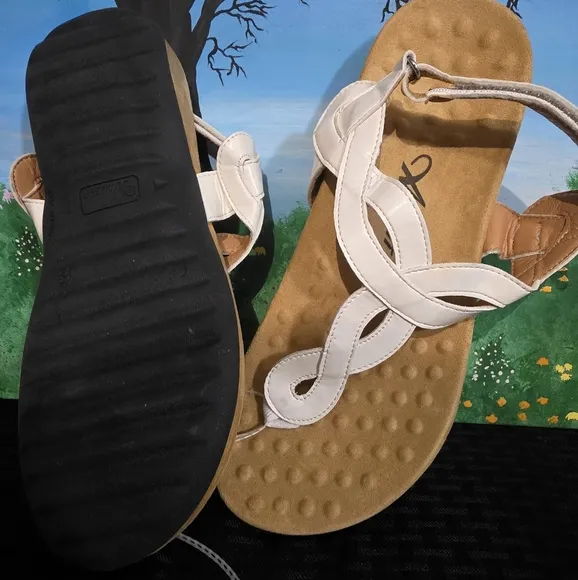 Athlefit Orthopedic White and Tan Thong Sandals with Ornamental Design