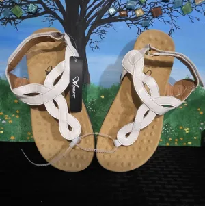 Athlefit Orthopedic White and Tan Thong Sandals with Ornamental Design