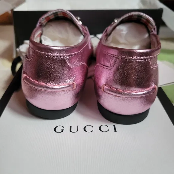 Auth Gucci girls pink loafers