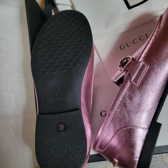 Auth Gucci girls pink loafers