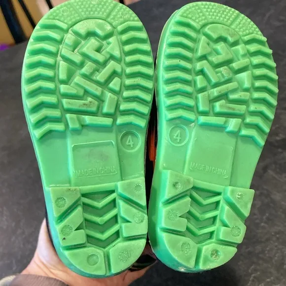 Baby toddler boys shoe lot size 4 - lot of 7 pairs