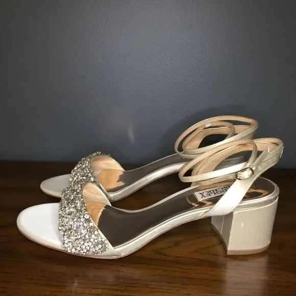 Badgley Mischka Jada Size 9 Ivory Crystal Embellished Block Heel Sandals