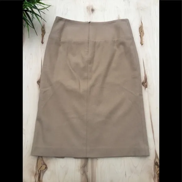 Banana Republic woman’s skirt