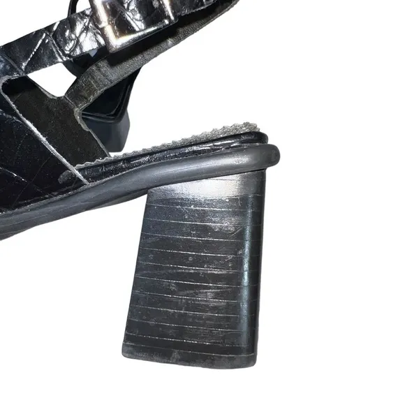 BANDOLINO *Vintage* (EUC) Kendra Black Leather T Strap Sandals, Size 9.5