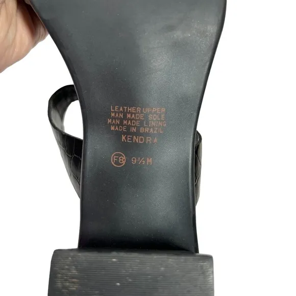 BANDOLINO *Vintage* (EUC) Kendra Black Leather T Strap Sandals, Size 9.5