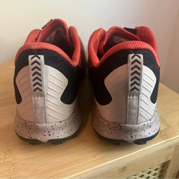 Barely worn! Saucony Men's Peregrine 12 Trail  Running Sneakers, Size 11