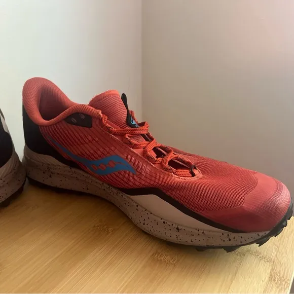 Barely worn! Saucony Men's Peregrine 12 Trail  Running Sneakers, Size 11