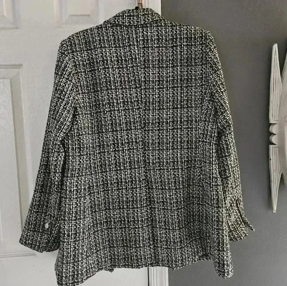 BCBGMAXAZRIA Women's Black &amp; White Tweed Jacket sz L **FREE SHIPPING**