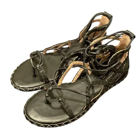 BCBGMAXAZRIA | Women’s Black Ma-Maye Leather Flat Ankle Wrap Sandals Size 7