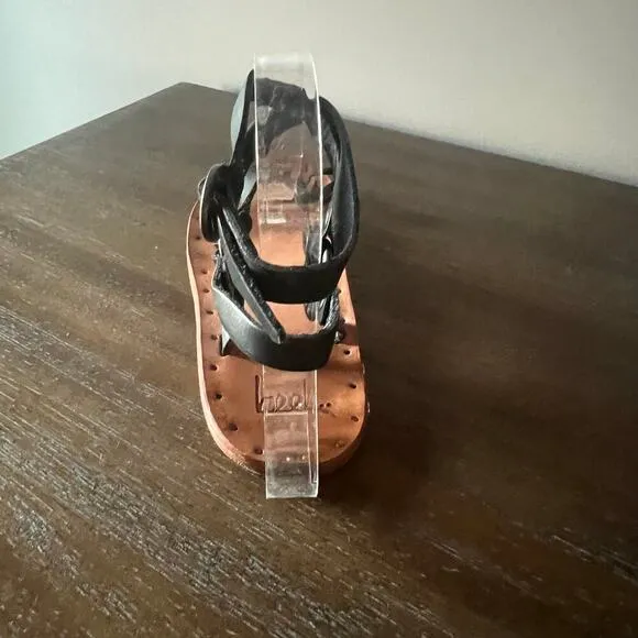 Beek Woman’s Black/Tan Leather Lark Sandal- Style # 5402449- Size 6