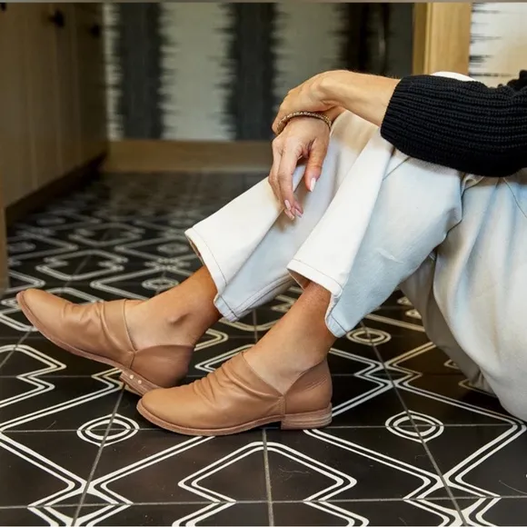 Been Puffin Bootie Flats - Saddle Leather