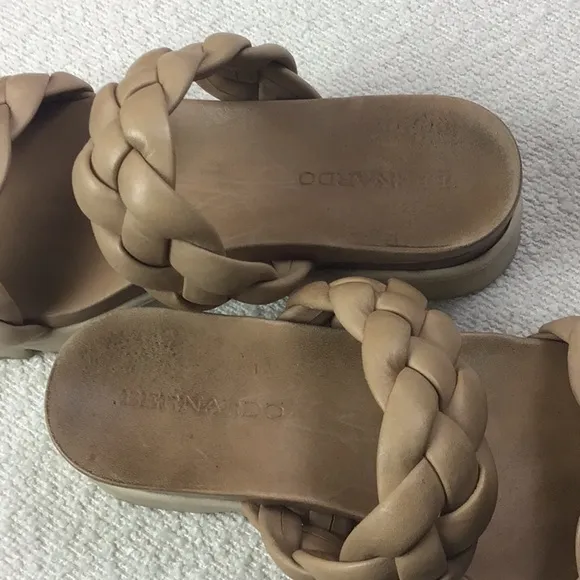 Bernardo Braided Ciara Slide Sandals Women’s Size 7.5 Braided Leather Strap Sand