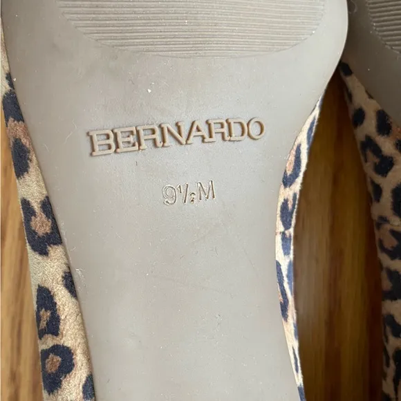 BERNARDO Eloisa Sand Cheetah Kid Suede Bow Detail Round Toe Ballet Flats SZ 9.5M