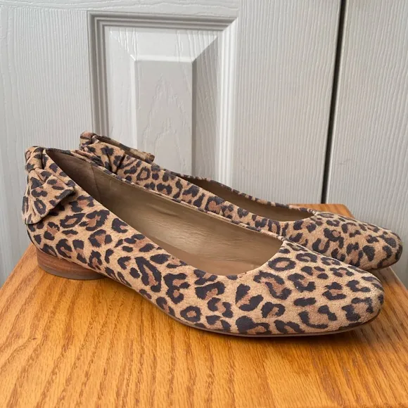 BERNARDO Eloisa Sand Cheetah Kid Suede Bow Detail Round Toe Ballet Flats SZ 9.5M