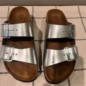 Birkenstock Sandals Ladies Size 37 (6-6.5) Silver Adjust Strap Spring Summer EUC