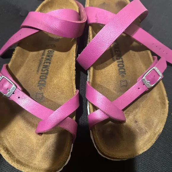Birkenstock Yara sandals size 8/39 ankle strap pink purple clogs big buckle