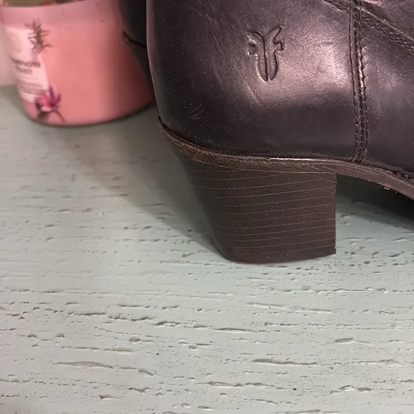 Black Leather Frye Knee-High Boots SZ 9 B box 140