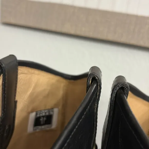 Black Leather Frye Knee-High Boots SZ 9 B box 140