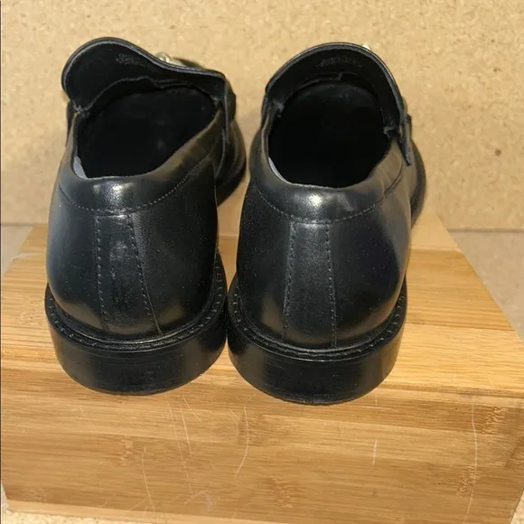 Black Leather Loafers with Gold Accent (90)