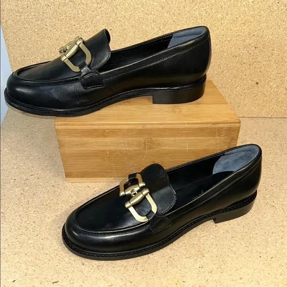 Black Leather Loafers with Gold Accent (90)