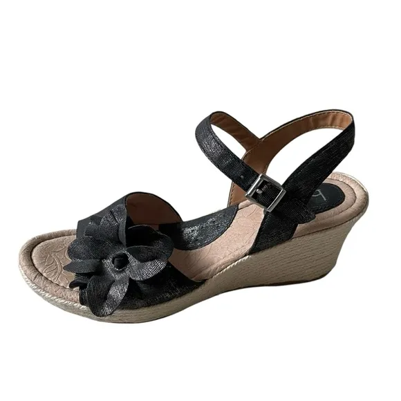 B.O.C. Born Concept Wedge Espadrilles Sandals Flower Accent Black Gold Shimmer 8