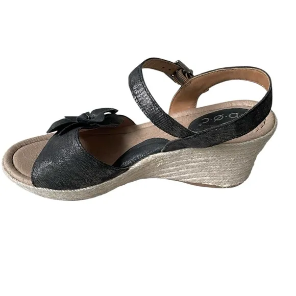 B.O.C. Born Concept Wedge Espadrilles Sandals Flower Accent Black Gold Shimmer 8