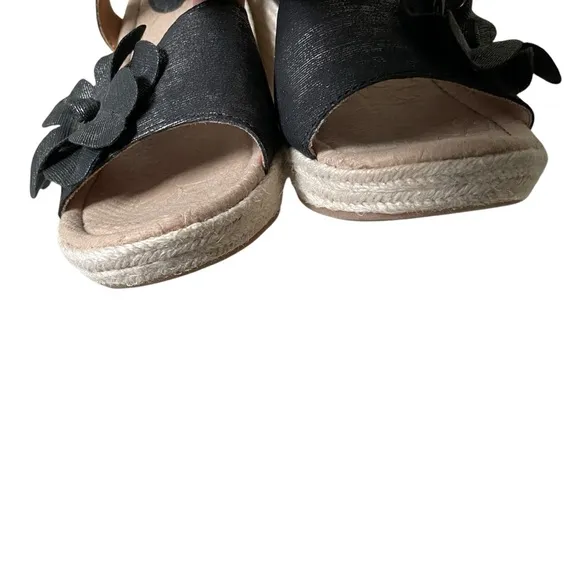 B.O.C. Born Concept Wedge Espadrilles Sandals Flower Accent Black Gold Shimmer 8