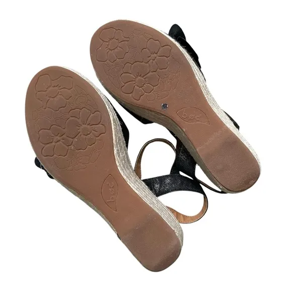 B.O.C. Born Concept Wedge Espadrilles Sandals Flower Accent Black Gold Shimmer 8