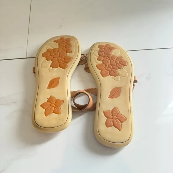 Born Tan Leather Toe Strap Sandals Size 9