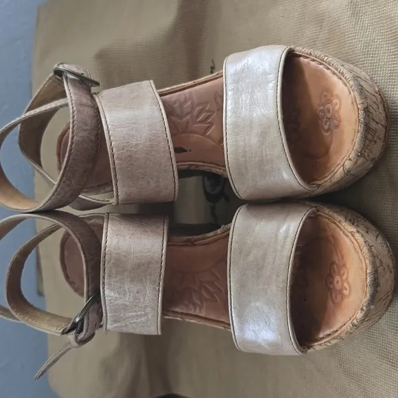 Born Women's AMORE Taupe Ankle Wrap Strappy Wedge Heel Sandals Size 6
