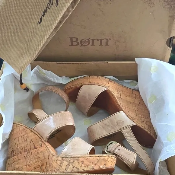 Born Women's AMORE Taupe Ankle Wrap Strappy Wedge Heel Sandals Size 6