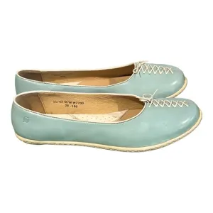 Born Women’s Ballet Flats Size 11. NWOT