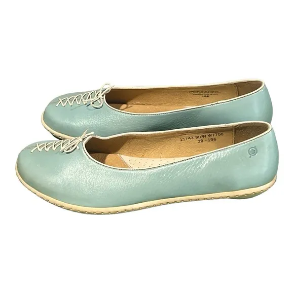 Born Women’s Ballet Flats Size 11. NWOT
