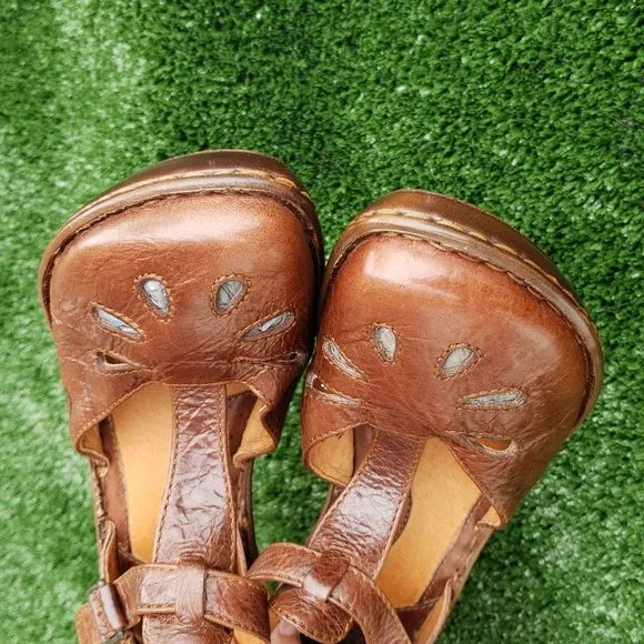 Born Womens Charisma Buckle Mary Jane Heeled Leather Sandals Old Money Size 9