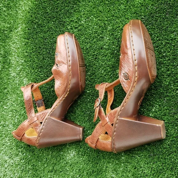 Born Womens Charisma Buckle Mary Jane Heeled Leather Sandals Old Money Size 9