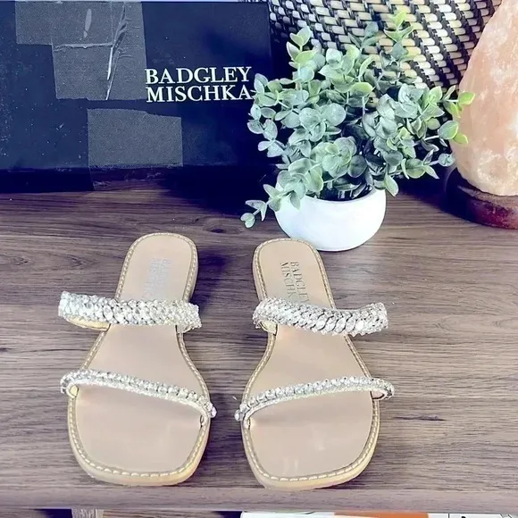 💖BRAND NEW! Badgley Mischka Thina Flat Jeweled Sandal