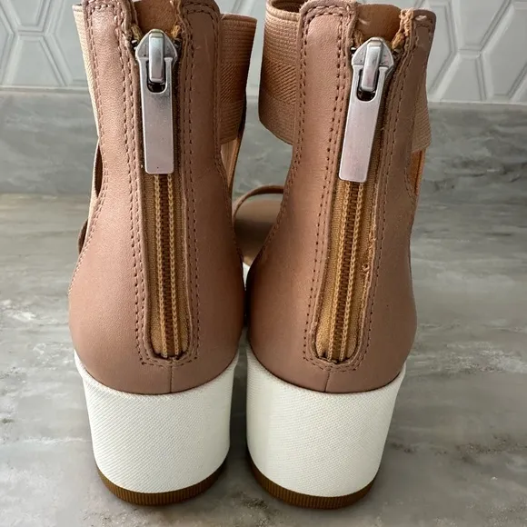 Brand New without box Sorel Women’s Sandals Size 7