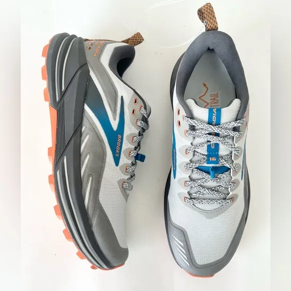 Brooks cascadia 16 trail sneakers NEW 9