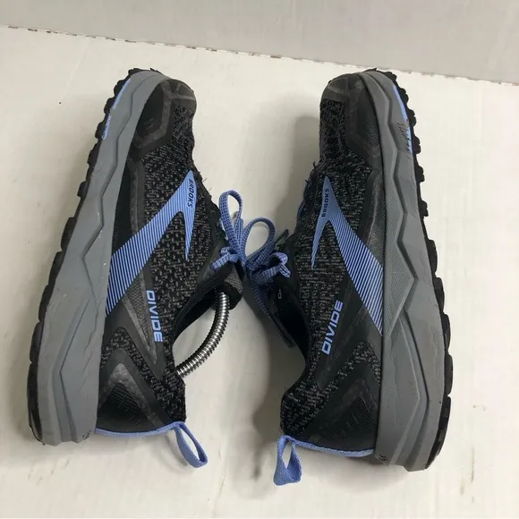 Brooks Sneakers Womens Size 9 Divide 1203221B080 Trail Running Hiking Black Gray
