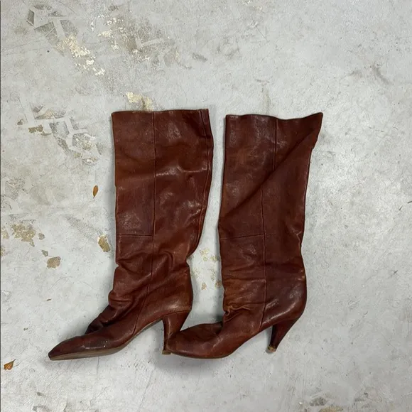 Brown Leather Knee-High Boots -  Size 8.5 High Boots - Great Conditon - Low Heel