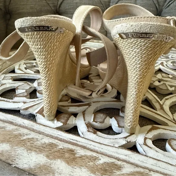 Burberry Cream Suede Leather Ankle Wrap Wedge Sandals Shoes Women’s 37 US 7