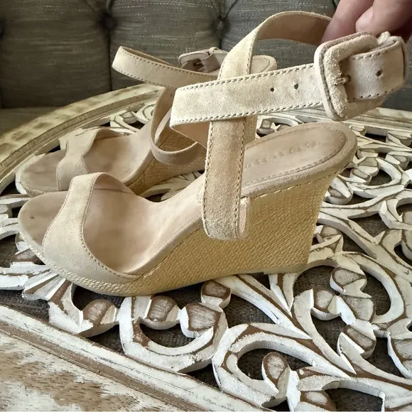 Burberry Cream Suede Leather Ankle Wrap Wedge Sandals Shoes Women’s 37 US 7