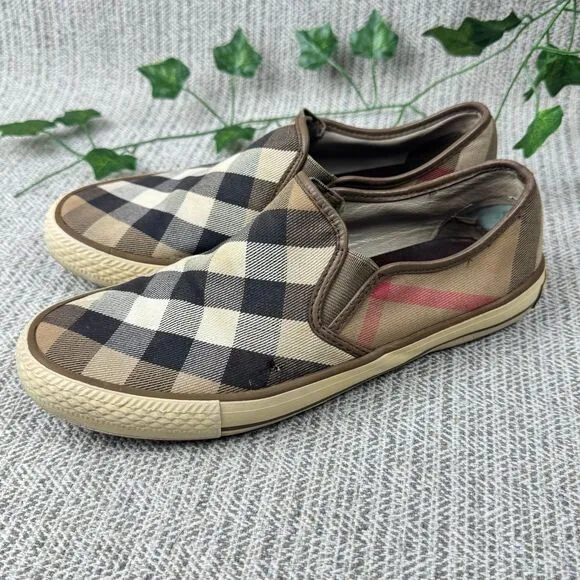Burberry Distressed slip On sneaker size 7.5