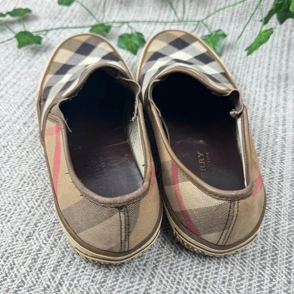 Burberry Distressed slip On sneaker size 7.5