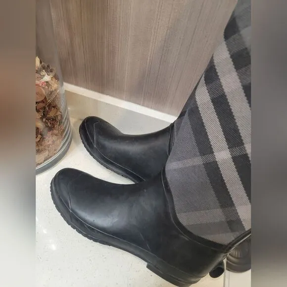 Burberry rain boots Size 41