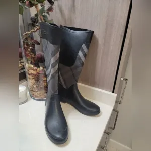 Burberry rain boots Size 41