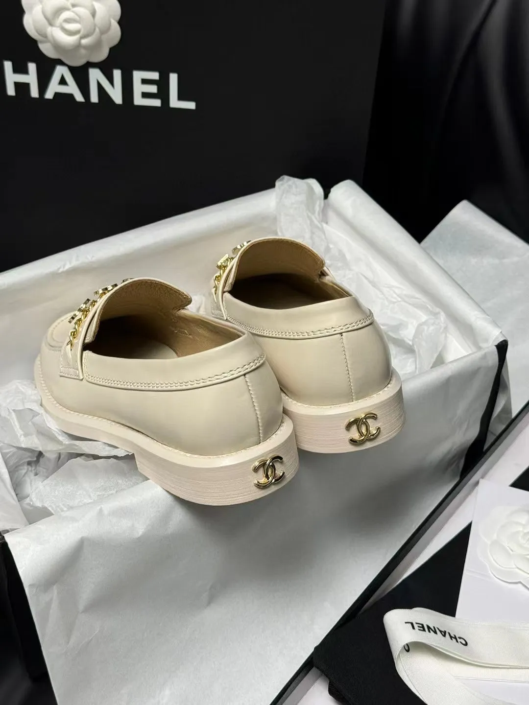 CC LOAFERS WHITE QUILTED CALFSKIN