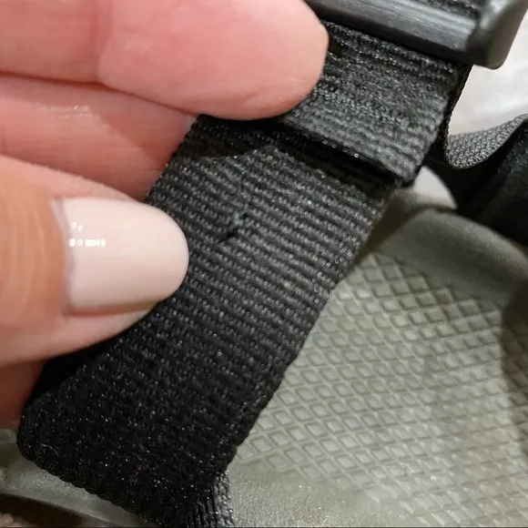 Chaco Men’s Gray and Black Sandals Size 7